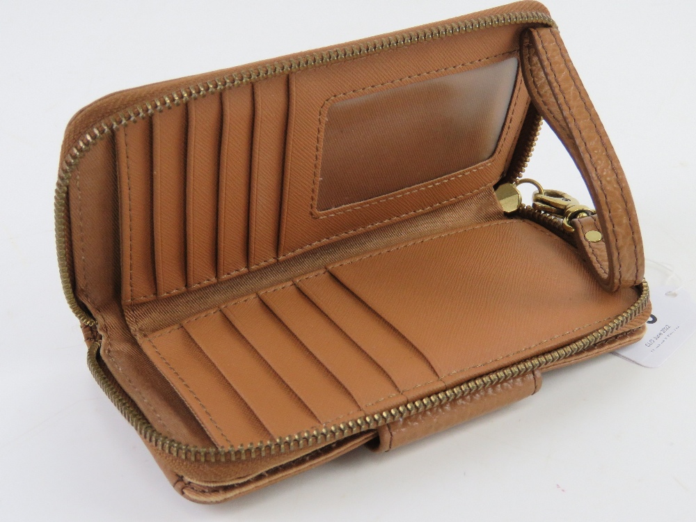 A brown leather purse/wallet by Fossil, approx 17cm wide. - Image 3 of 3