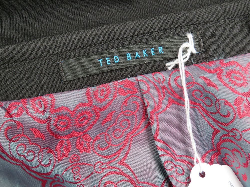 Ted Baker; a 70% wool suit size 48 Reg. - Image 3 of 4
