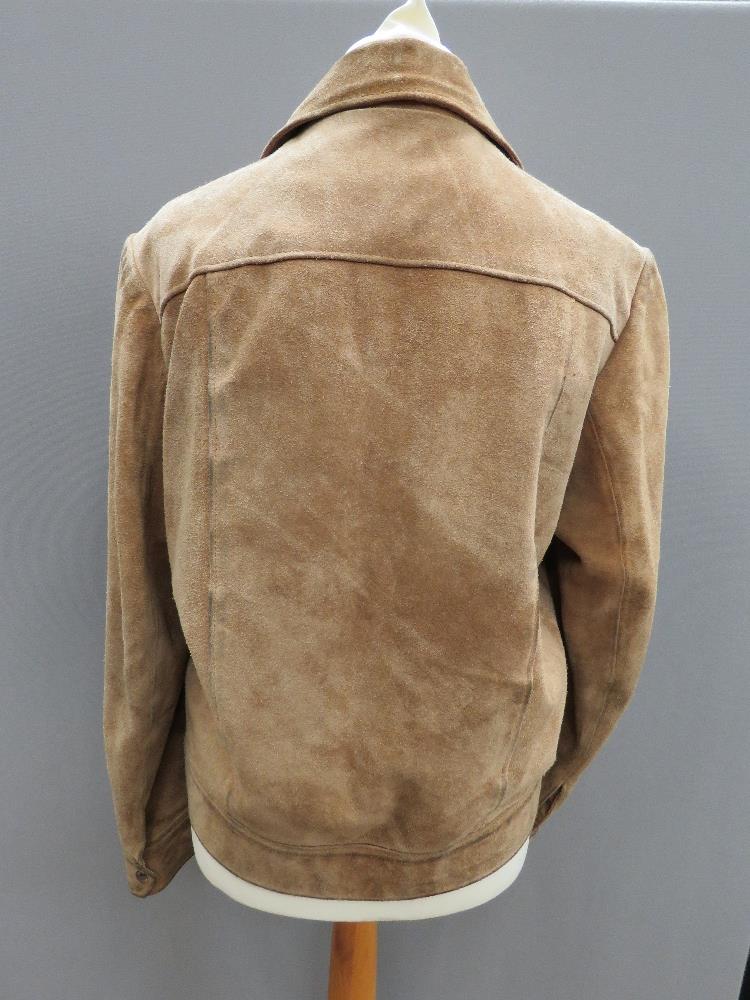 A men's suede leather jacket 'size 44' to fit chest 44" regular, approx measurements; 27. - Image 2 of 4