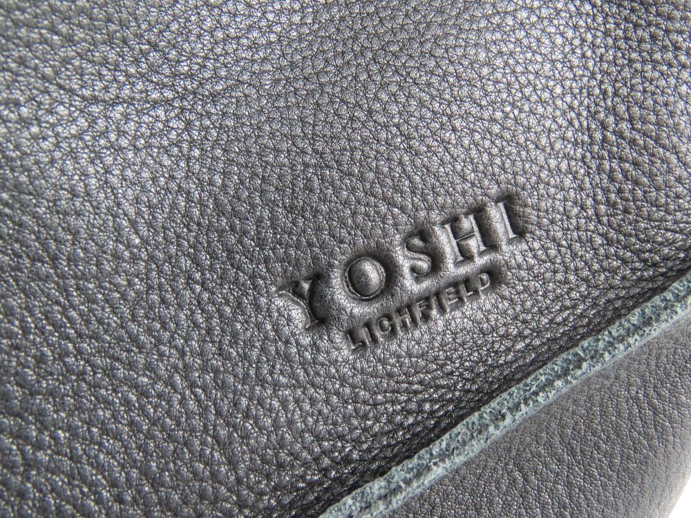 A black leather shoulder bag by Yoshi Lichfield, approx 28cm wide. - Image 3 of 5