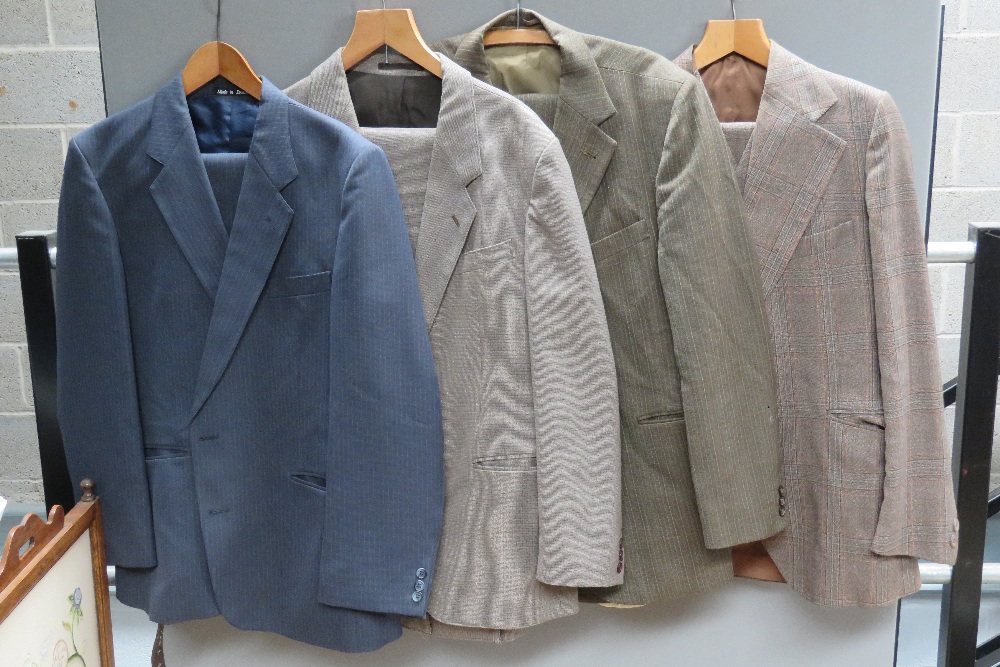 Men's vintage jacket and trouser suits inc 45%, 44" suit,