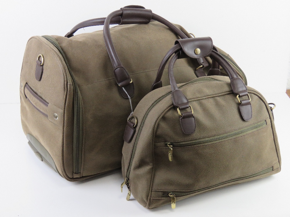 A green and brown wheeled weekend bag with matching handbag by Tripp, holdall approx 59 x 28cm, - Image 3 of 6