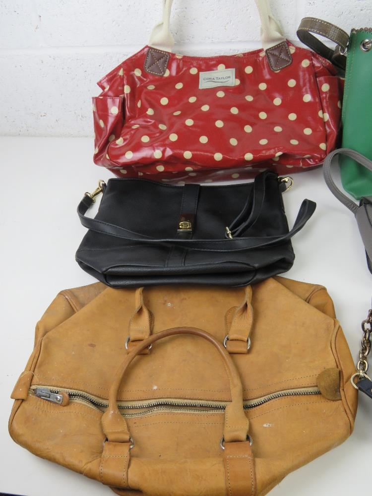 A quantity of assorted handbags inc red polka dot, green tote, vintage leather, fabric tote, - Image 4 of 7