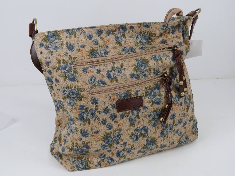 An 'as new' fabric tote bag having blue floral pattern 34 x 30cm. - Image 4 of 6