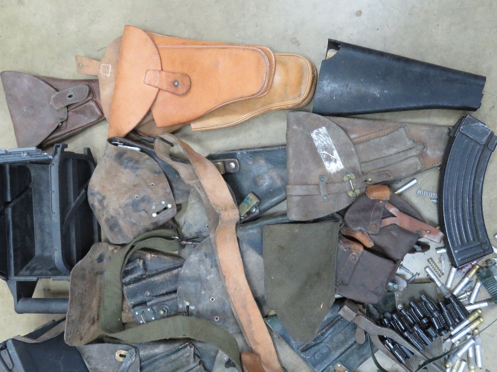 A quantity of assorted militaria inc MG4 - Image 3 of 4