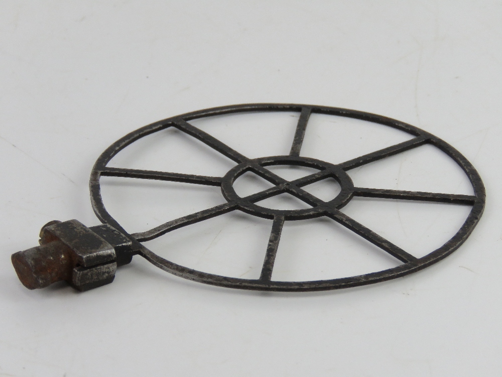 A WWI MG08 spider sight. - Image 3 of 3