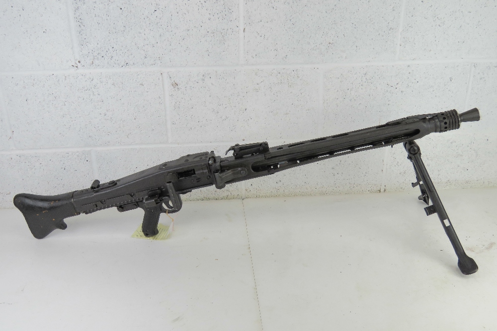 A deactivated Yugoslavian MG53 7.92mm Ge - Image 3 of 7