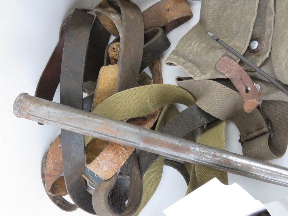 A quantity of assorted militaria inc, in - Image 6 of 6