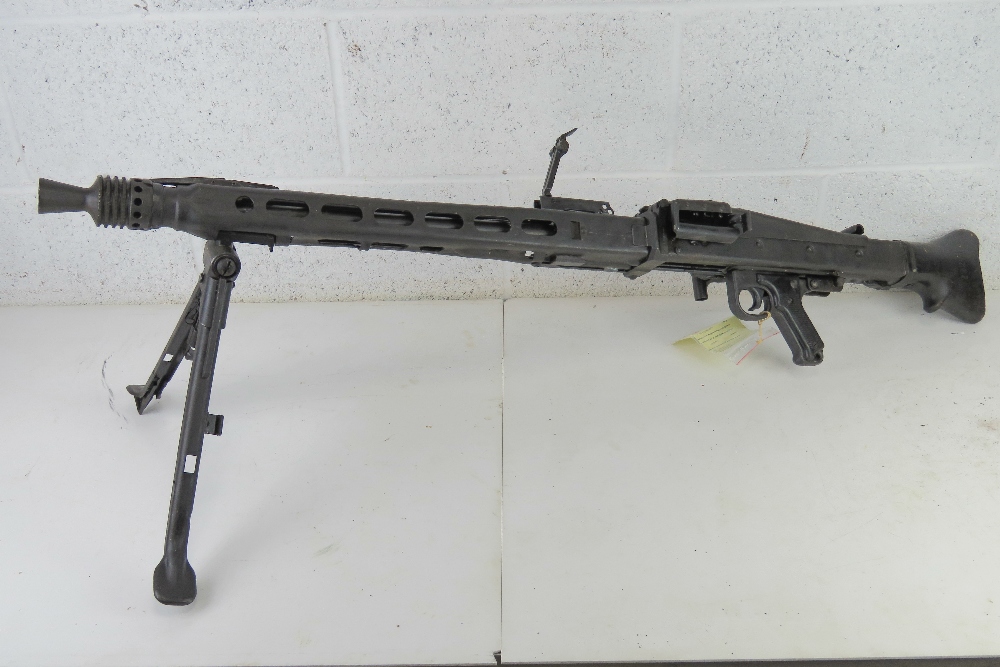 A deactivated Yugoslavian MG53 7.92mm Ge - Image 4 of 7