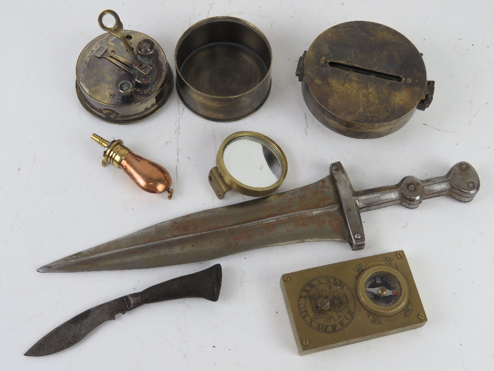 A quantity of assorted militaria inc; To - Image 3 of 3
