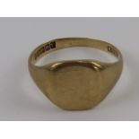 A 9ct gold signet ring hallmarked for Birmingham, unengraved, 3.9g, size U.