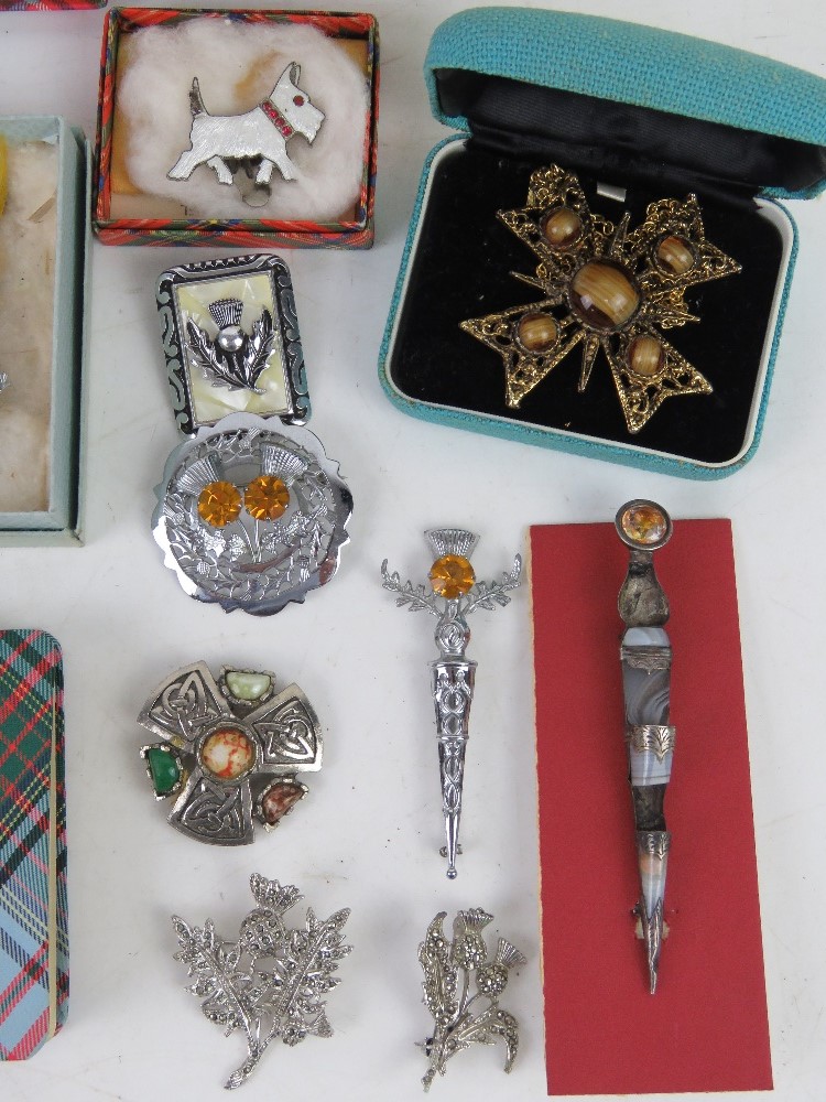 A selection of Scottish jewellery and ephemera to include; white metal and hard stone Scottish Skean - Image 2 of 4