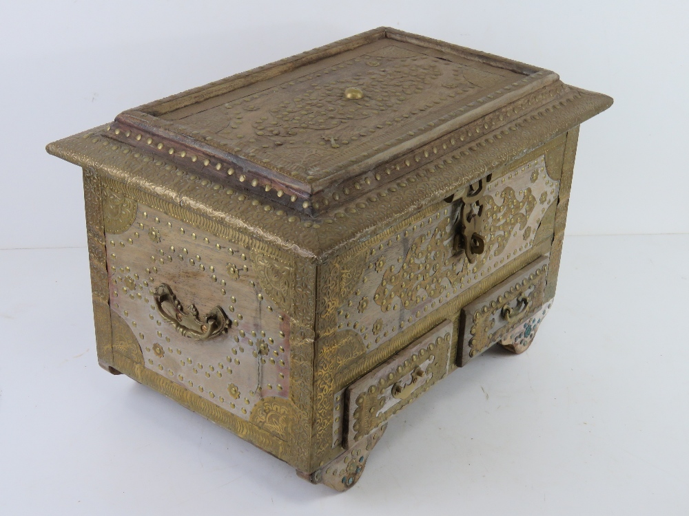 An Antique Asian handmade transport box having two small drawers. - Image 3 of 5