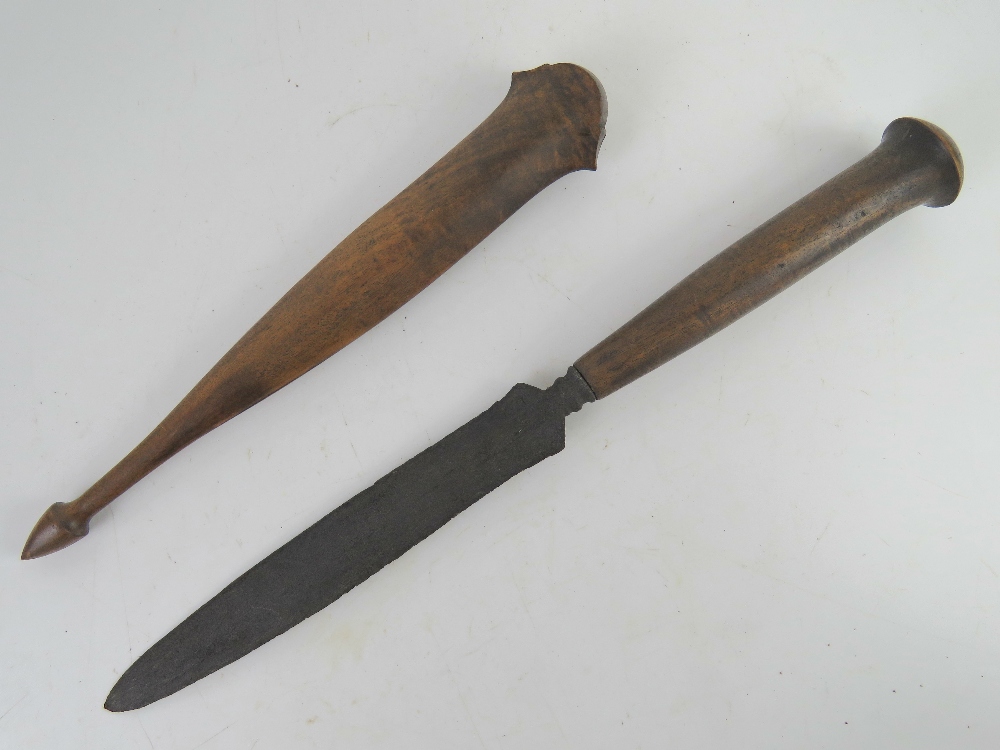 A Kris spear head blade, hand forged with wooden scabbard. - Image 2 of 4