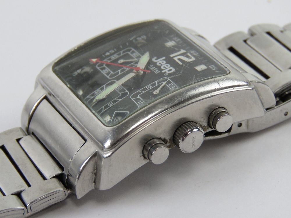 A stainless steel Jeep wristwatch in presentation tin, glass showing signs of use. - Image 5 of 6