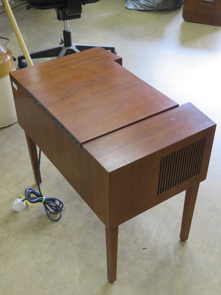 A 1960s HMV Garrard Model 2000 record player in stylised mahogany cabinet measuring 66 x 42 x 55cm, - Image 5 of 5