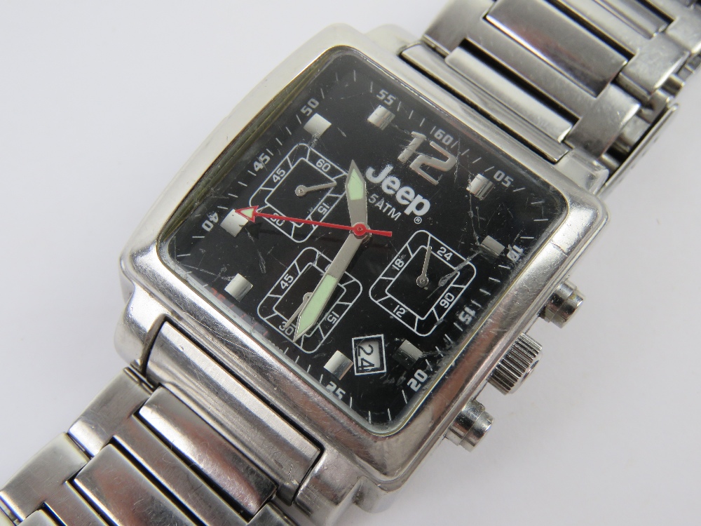 A stainless steel Jeep wristwatch in presentation tin, glass showing signs of use. - Image 3 of 6