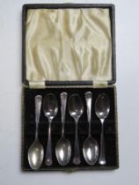 A boxed set of six HM silver teaspoons. Total weight 78g.