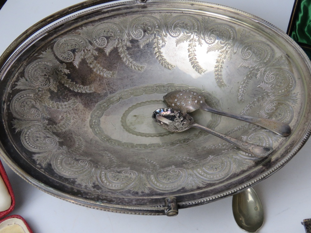 A quantity of assorted silver plate inc fruit bowl with swing handle over, small jug, - Image 5 of 11
