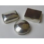 Three contemporary silver pill boxes, each stamped 925. Total weight 46.8g / 1.51ozt.