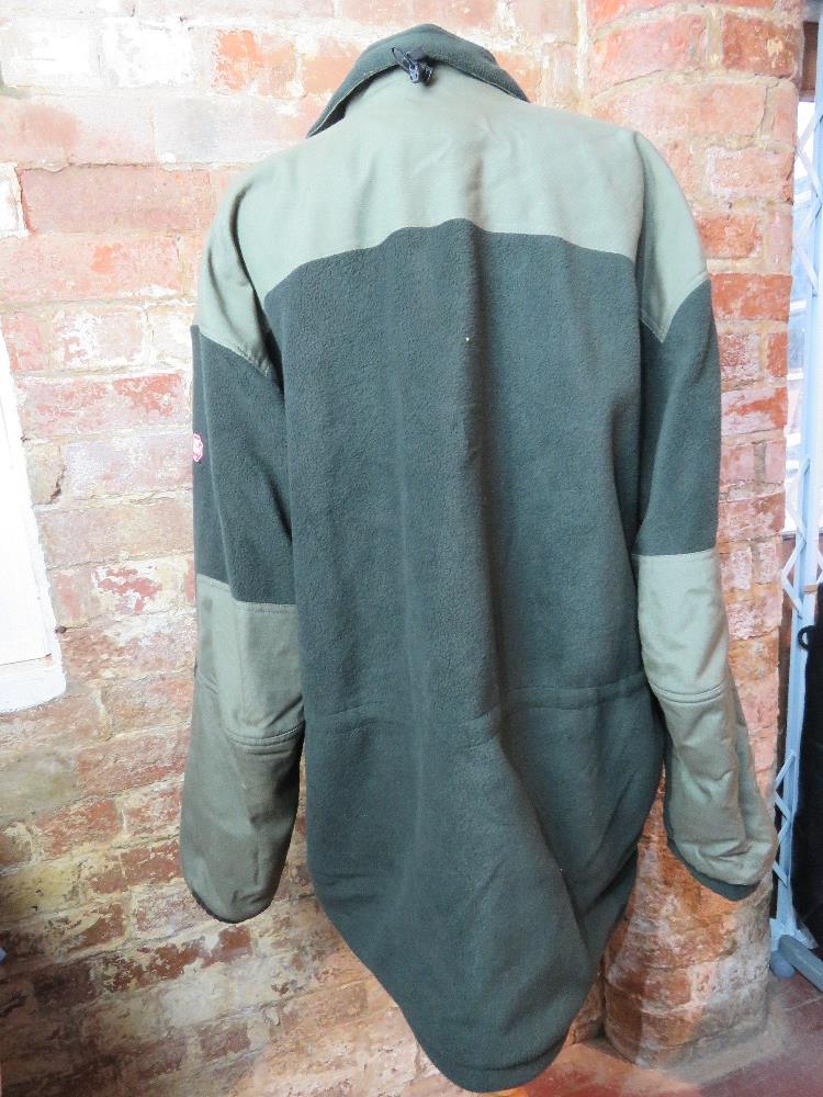 A Laksen XXL 'Windstopper' in green. - Image 2 of 4