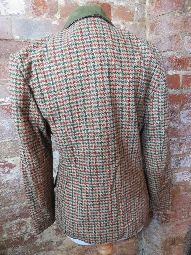 A ladies tweed jacket size 12. - Image 2 of 4