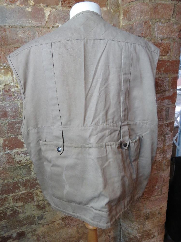 A Utility gillet by Wynnster, size XL. - Image 2 of 4