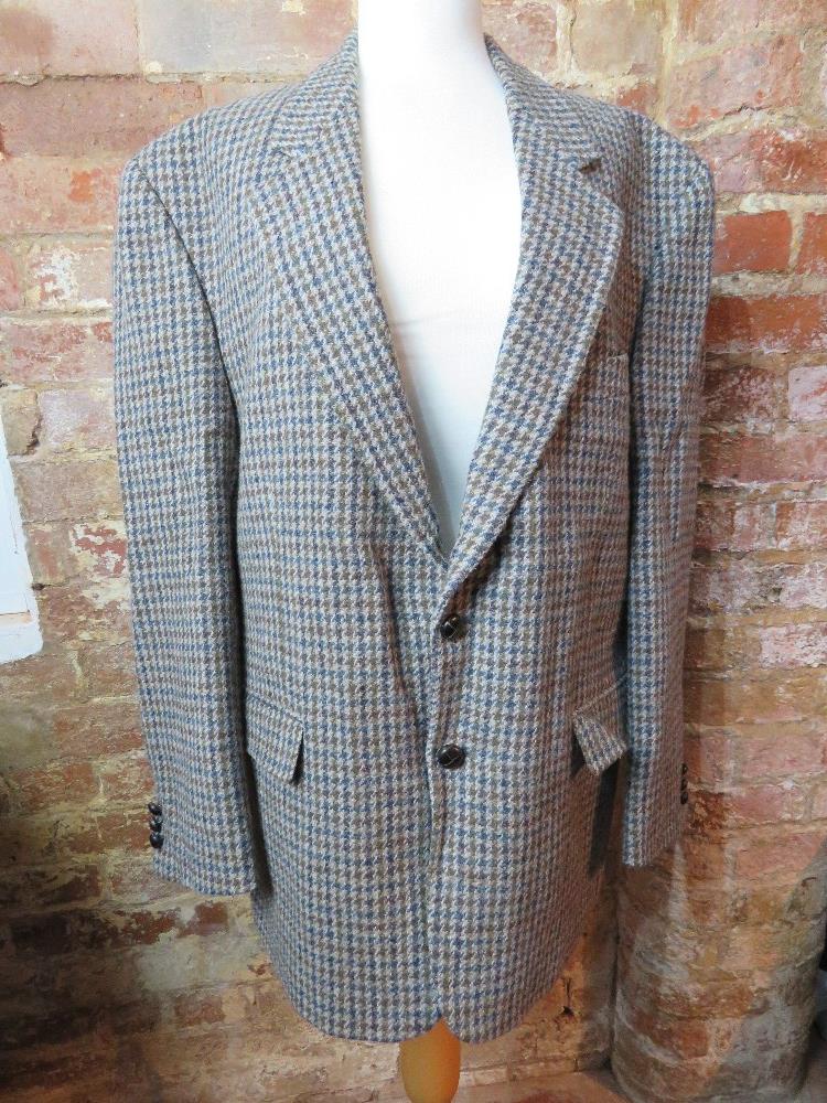 A Harris Tweed 100% wool men's jacket, 44" chest in green and blue tweed.