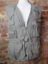 A Foxfire 100% cotton XL hunting gillet.
