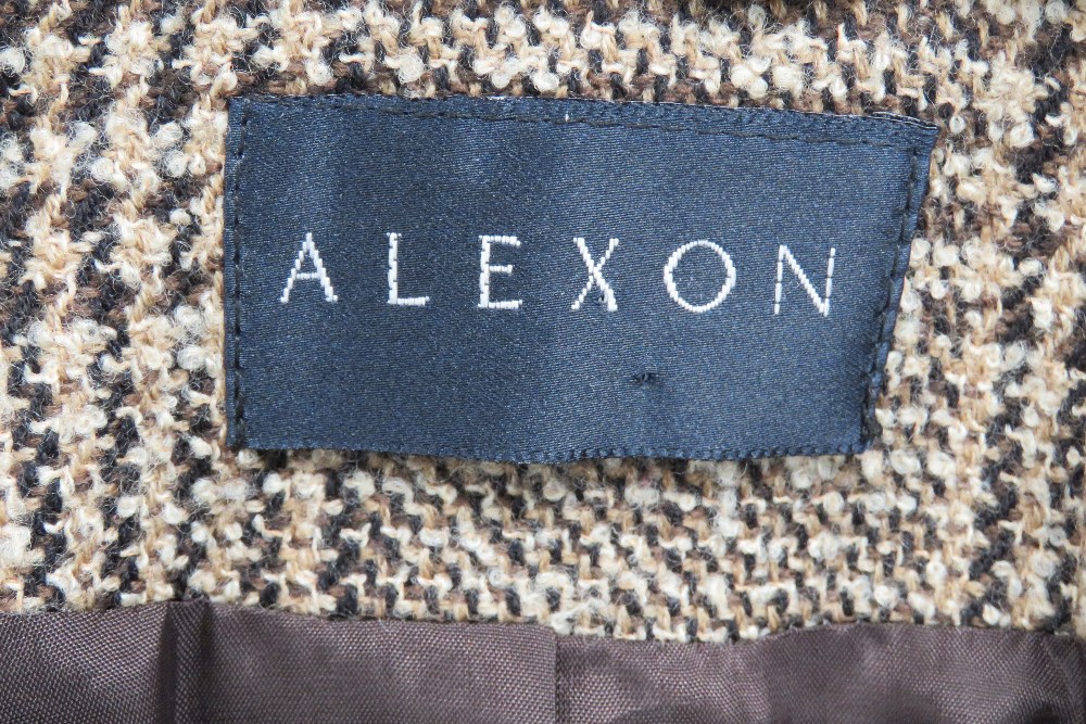 A ladies skirt suit by Alexon 97% wool, - Image 4 of 5