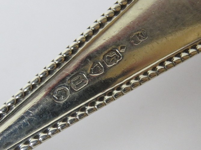 A pair of Victorian HM silver forks hallmarked for London and weighing 150.1g / 4.84ozt. - Image 3 of 3