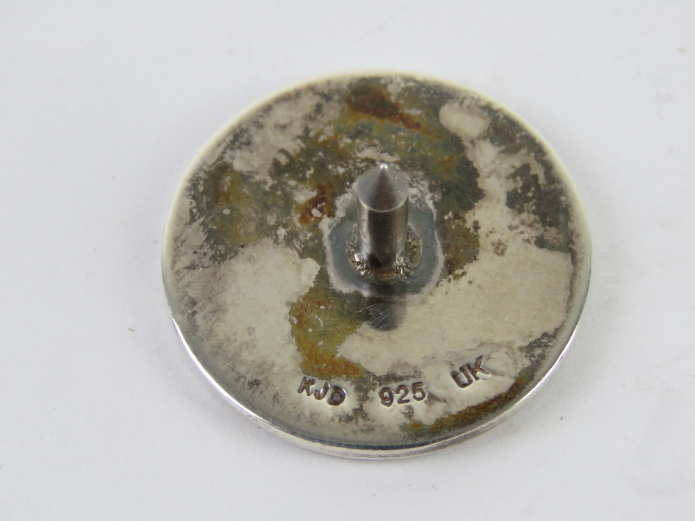 A silver and enamel golf marker, stamped 925, with maker's mark KJD, 2.5cm dia. - Image 2 of 2