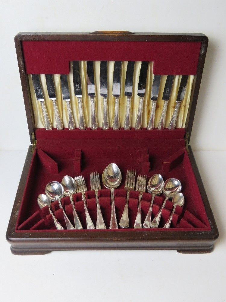 Silver, Jewellery, Watches, Coins & Pens - Timed Online Only Auction