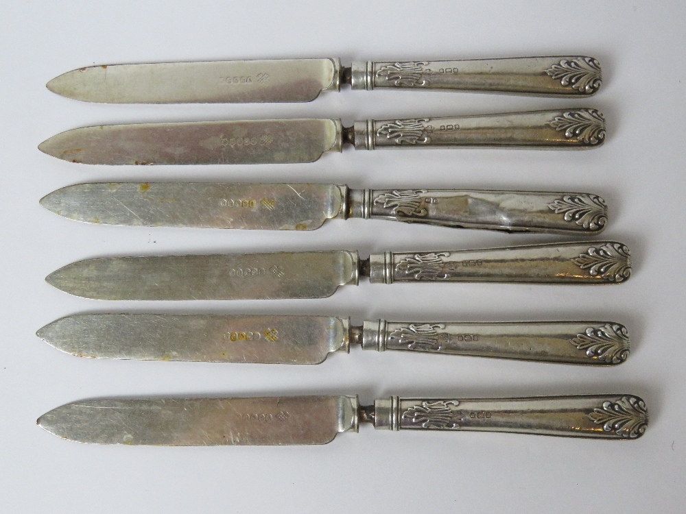 A set of hallmarked silver handles, fruit knives, a/f.