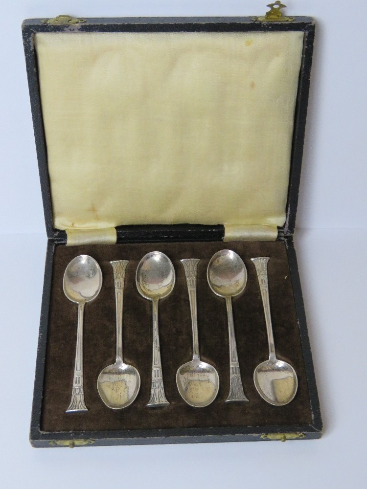 A set of six HM silver Egyptian revival teaspoons in fitted box (slightly a/f),