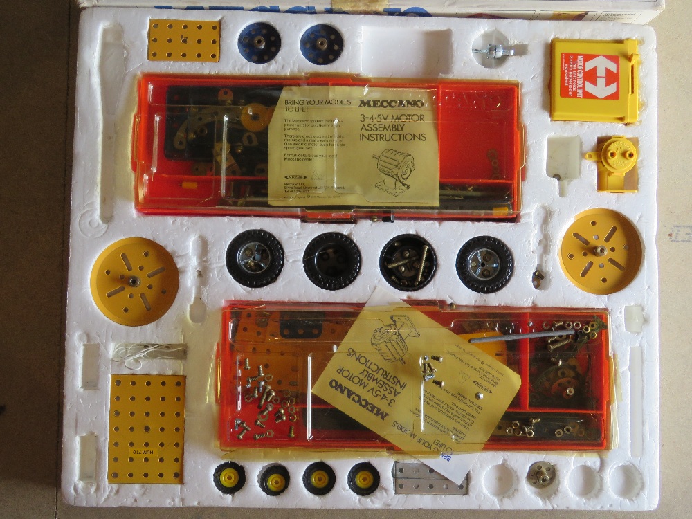 Meccano 4 Motorised set inc book of mode - Image 3 of 4