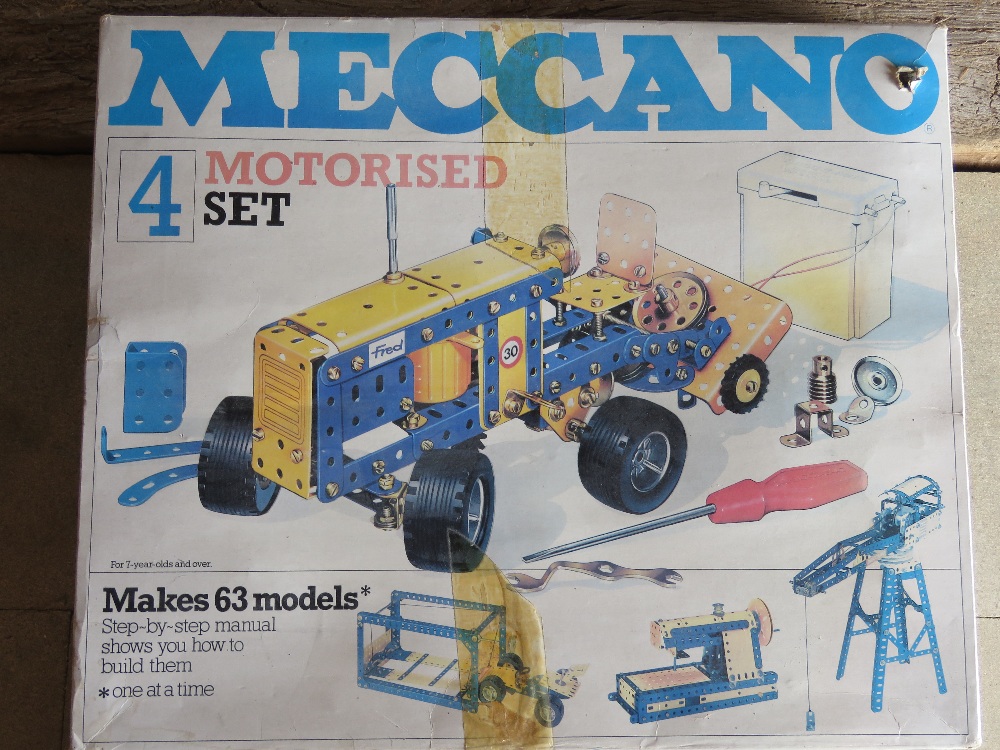 Meccano 4 Motorised set inc book of mode - Image 2 of 4