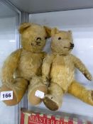 TWO VINTAGE JOINTED TEDDY BEARS.