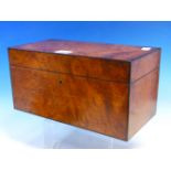 AN EARLY 19th C. YEW WOOD TEA CADDY WITH EBONY LINE EDGES, A COMPARTMENT WITHIN THE HINGED