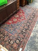 A PERSIAN CARPET OF CLASSIC DESIGN 400x300cms