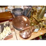 AN ANTIQUE BRASS CARRIAGE CLOCK, COPPER KETTLE AND COOKING PANS, VARIOUS BRASS WARES, CUTLERY, AND