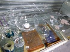 A LARGE SHALLOW ART GLASS BOWL TOGETHER WITH MDINA VASES. AND OTHER GLASS WARES.