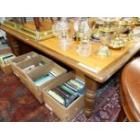 AN ANTIQUE PINE TABLE, THE EDGES OF THE RECTANGULAR TOP AND THE TURNED LEGS PAINTED BROWN. W 198 x