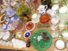 AN EDWARDIAN PART TEA SERVICE, VARIOUS COPELAND AND OTHER BLUE AND WHITE WARES, FIGURINES, ORNAMENTS