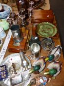 A TUNBRIDGE INLAID SHALLOW TRAY, PLACE CARD HOLDERS, VARIOUS WOODEN BOXES ETC.