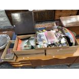 A LARGE QUANTITY OF FISHING FLY TYING EQUIPMENT ETC.