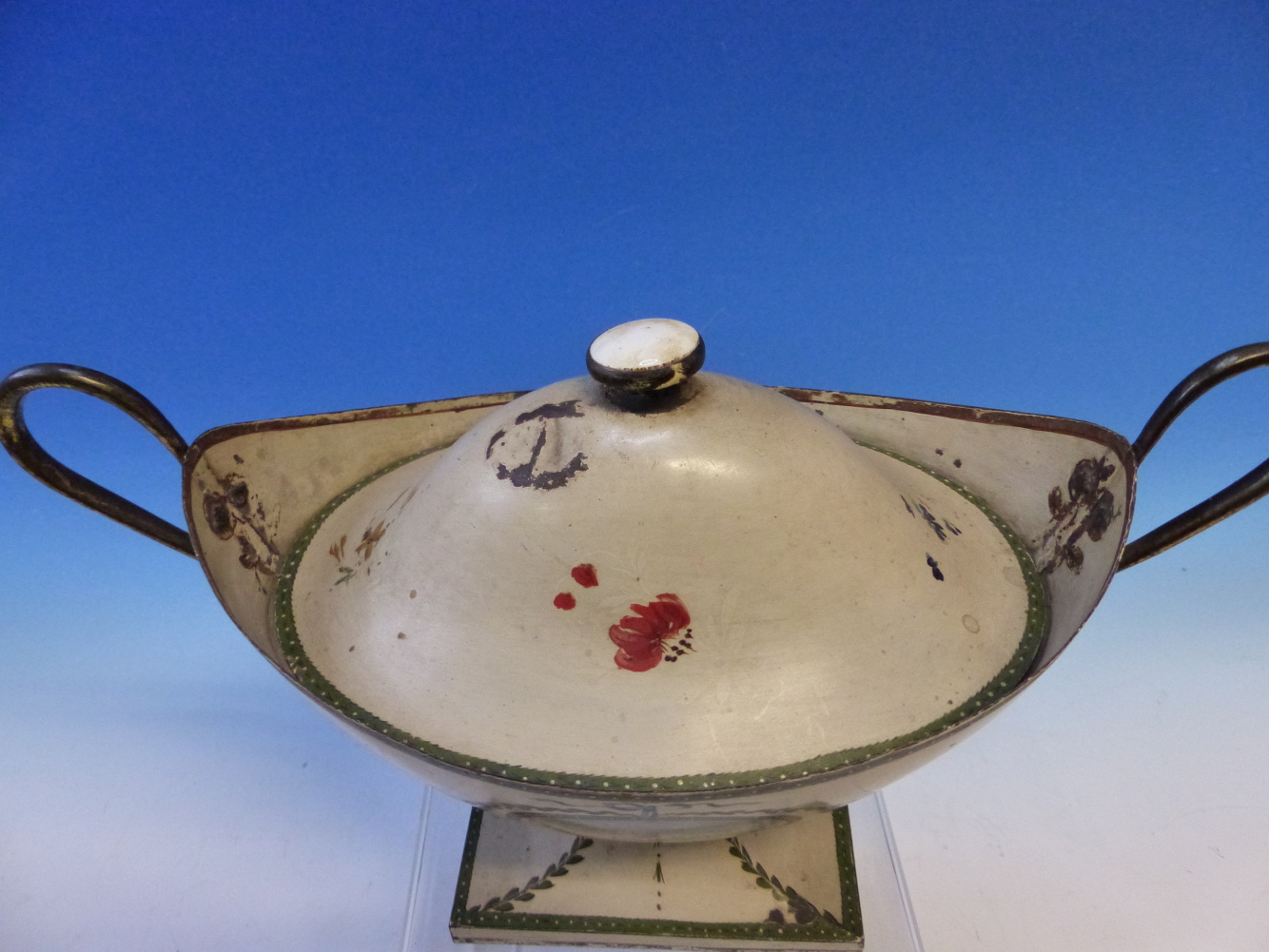 A 19th C. TOLE TWO HANDLED NAVETTE SHAPED BOWL AND COVER, THE GREY/GREEN SIDES PAINTED WITH - Image 2 of 11