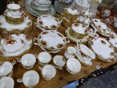 AN EXTENSIVE ROYAL ALBERT, OLD COUNTY ROSES PATTERN DINNER AND TEA SERVICE.