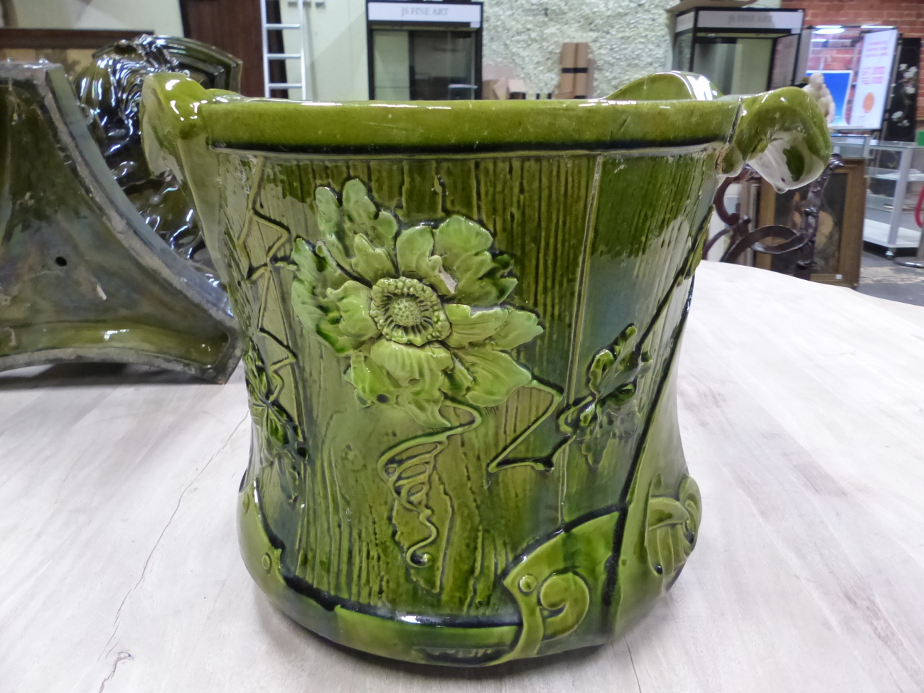 A BRETBY PLANTER MOULDED IN RELIEF WITH A DRAGON FLY AND A FLOWER ON THE GREEN FAUX BOIS GROUND. H - Image 15 of 29