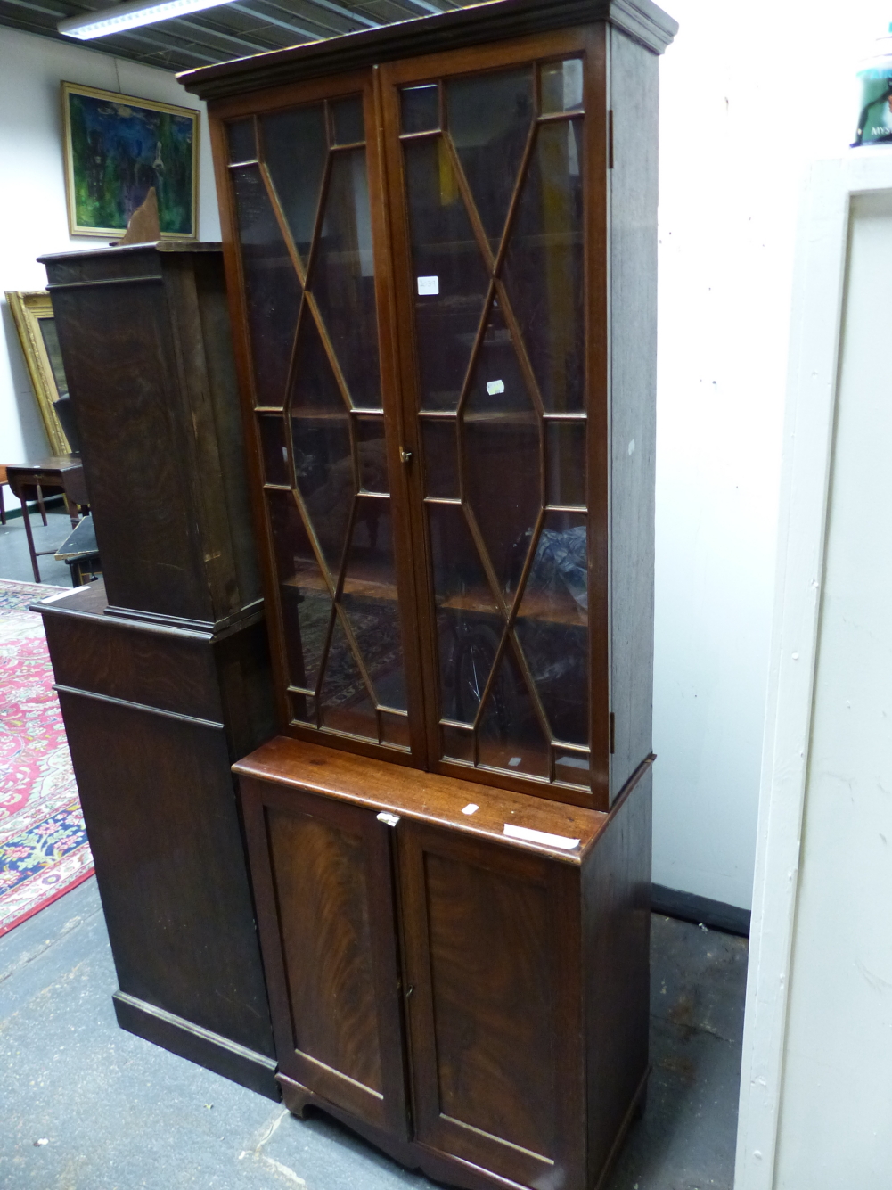 A 19th C. MAHOGANY DISPLAY CABINET, THE UPPER HALF WITH ASTRAGAL GLAZED DOOR, THE BASE WITH A - Image 4 of 9